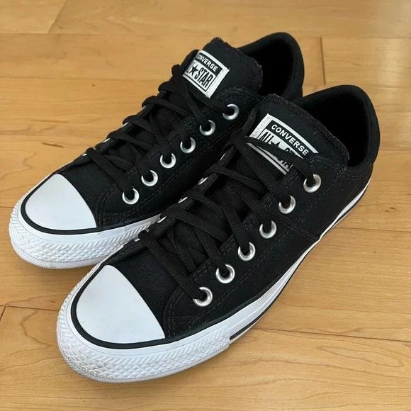 LIKE NEW Converse Black and White Classic Sneakers - Picture 9 of 9